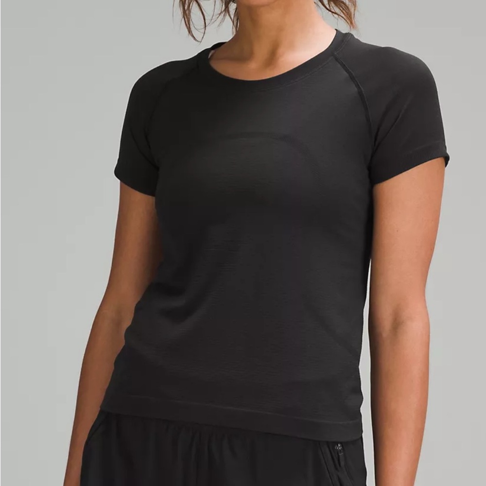 Lululemon Swiftly Tech Size 8 In Black